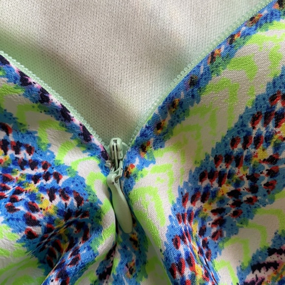 Alya Funky Maxi Dress. Size L. Crisscross back. - Picture 10 of 10